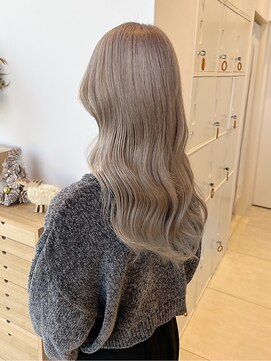 アルティーナ(altina) 透明感ホワイトグレージュ/艶髪/レイヤーカット/髪質改善