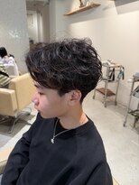 シーツー 三吉店(C2)&nbsp;フェザーパーマ/センターパート/刈り上げ/毛流れ