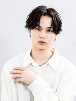 ビカムメンズヘアー 栄店(become men's hair)&nbsp;フェザーパーマ×センターパート黒髪/名古屋/栄/コンマ/メンズ