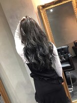 ヘアーシグネチャー(Hair Signature)&nbsp;赤髪からの大変身！清楚系グレージュのうるうるツヤ感ロング
