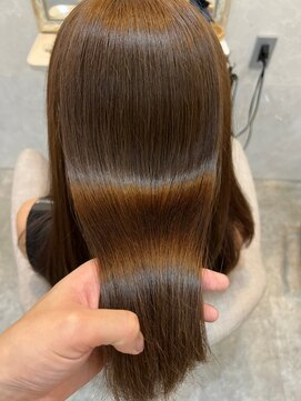 ジーナ 船橋(Zina) オトナ女子ツヤ髪アッシュカラーふんわりミディシースルーバング