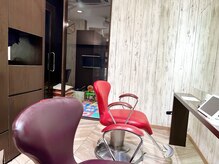 アース 三田南ウッディタウン店(HAIR&MAKE EARTH)の雰囲気（ペアブース、キッズルームなど半個室も完備[韓国/縮毛矯正]）