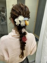 アキオドットヘアー(AKIO.hair)&nbsp;可愛らしさ倍増！ドライフラワーアレンジ編み下ろしスタイル！