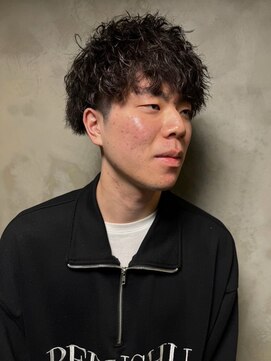 ディスイズバーバーサード(THIS IS BARBER 3rd) ツーブロック　黒髪　ツイストスパイラル　メンズパーマ