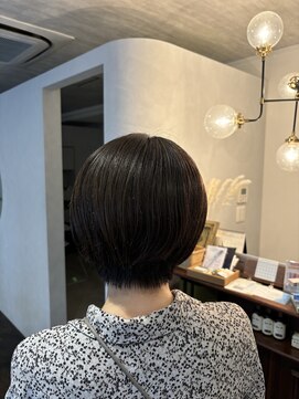 キー(KEY) 浜辺美波カット