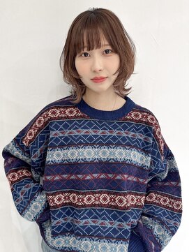 イル(ill) ミディアムウルフ　ウルフヘア　レイヤーカット　大須