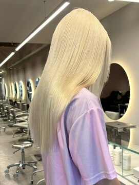 ソル ジングウマエ(SOL JINGUMAE) ハイトーンカラー顔周りレイヤーカットデザインカラーベージュ