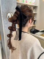 ポジ(poji)&nbsp;アレンジ　艶髪　髪質改善　ヘアセット　編みおろし　顔まわり