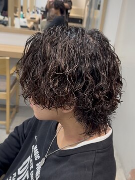 アイトーキョーリタ 渋谷(AI TOKYO Rita) グランジサーフカールツイストスパイラルパーマセンターパート