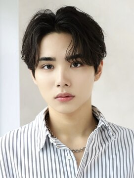 ルーシー 川越(LUCEY) センターパートフェザーパーマシャドウパーマメンズパーマ