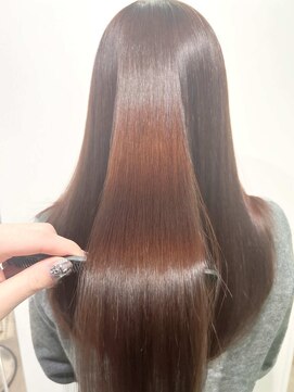 ルネラトーキョー(RUNERA TOKYO) 艶髪セミロングレイヤーカット髪質改善トリートメント渋谷原宿