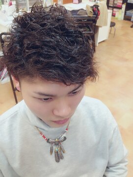 カルフール ロコ 草加西口店(Carrefour LOCO) メンズツーブロックツイストピンパーマ