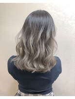 ヴィダ クリエイティブ ヘアーサロン(Vida creative hair salon) 外国人風シルバーグレージュ