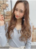 髪が柔らかく見えるゆるふわ愛されブラウンカラー