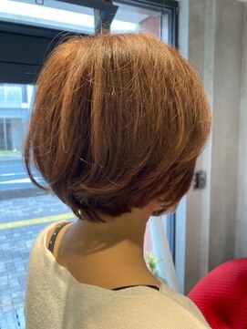 ニッチ(Niche) ふんわり大人ショートボブ
