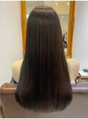 毛先まで滑らかなロングヘア