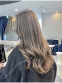 ミルクティーグレージュハイトーンカラーロングレイヤー