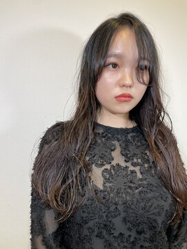 レヴィア(REVIA) レディースくびれレイヤースタイルセミロング