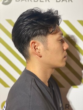 バーバーバー 四谷(BARBER-BAR) 爽やかフェザーツーブロックスタイル
