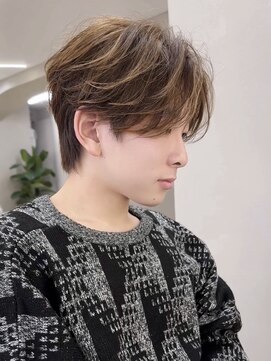 アイドットプラスサッポロ 札幌(i.+SAPPORO) 色気のある大人の刈り上げセンターパート × ダークアッシュ