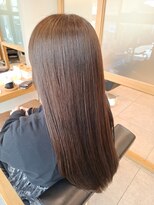 リュクスバトーバイトリコ 船橋南口店(Luxe BATEAU by tricot) アッシュベージュ