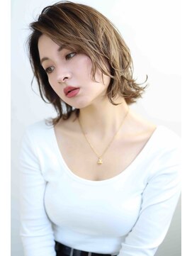 ロミ(ROMI) ☆姫カットレイヤー☆ミディアムウルフこなれヘア