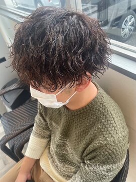アース 大分セントポルタ店(HAIR&MAKE EARTH) 朝、セットがラク。清潔感と色気を両立するメンズパーマ