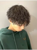 スペインカールスパイキーショートブルーブラックフェザーパーマ