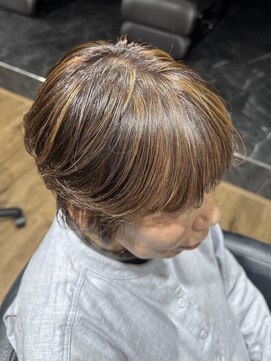 ハピネス クローバー 八木店(Happiness CLOVER) ミセスショート　白髪ぼかしベージュ系ハイライト　脱白髪染め