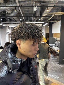 エイト 博多店(EIGHT hakata) 波打ちツイスパ金メッシュ