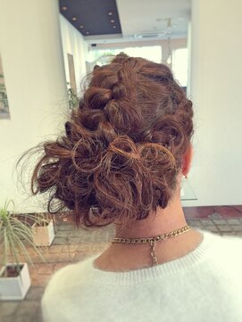 ビグディーサロン(BIGOUDI salon koshien) 【ISAACBLANCO】編み込みふんわりアレンジ