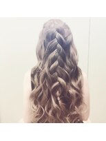 ヘアアンドメイク サファイア(Hair and Make SAPPHIRE) 太め編み込みハーフアップスタイルヽ(^o^)丿