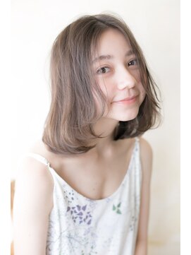 オハナ(ohana) 【ohana/表参道】大人上品な長めバングのモテ髪くびれミディ