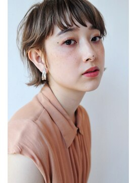 トリッカ 代官山(tricca) ヌーディベージュのワイドバングショート