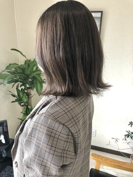 ルフテ(LOFTE) 外ハネミディ/グレージュカラー★