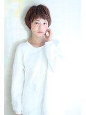 ことりベージュネイビーカラー毛先パーマ小顔ワンサイドショート