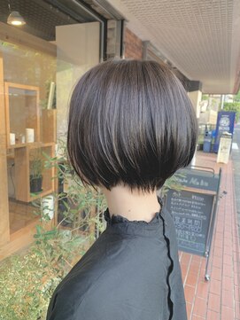 ムク(Muku) ショートボブ　グレージュカラー