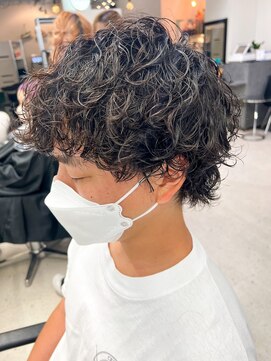 ウェイビーエフティフィフス 横浜西口(WAVEY ft.fifth) 波巻きスパイラルパーマツーブロックツイストスパイラルパーマ