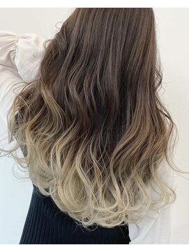 アライブ ハラジュク(ALIVE harajuku) 【ALIVE 夕貴】ホワイトベージュグラデーションカラー