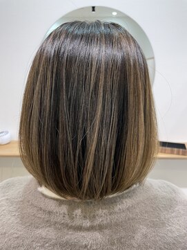 イロン(iroN) 30代女性　艶髪矯正×デザインカラー