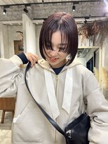 エラ(ere)&nbsp;顔まわりカット　レイヤーボブ　顔まわりウルフ　カシスカラー