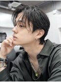 毛流れヘア金髪ナチュラルセンターパートツーブロック