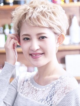 エマージュ 池袋東口店(Emerge) コケティッシュ★美★シルエットショートヘア