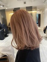 マシェリ バイ ハセ(ma cherie by HASE) 外ハネこなれヘア/ブリーチオンカラーでピンクベージュ