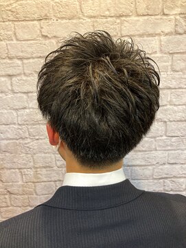 銀座マツナガ 新宿野村ビル店 後ろスッキリ刈り上げスタイル