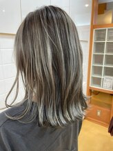 ヘアメイク ビー 橋本店(Hair Make be) グレーバレイヤージュ