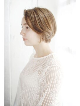 オティアプラスエヌ(OTTIA+n) 20代30代40代 飾らないリアクション・透明感ボブ【松山】