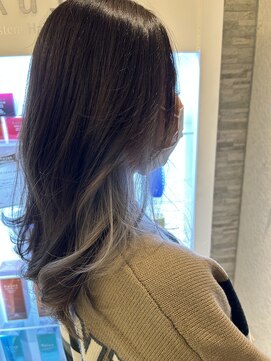 アンカーウェリナ(ANCHOR welina) 『stylist渡邊』ホワイトグレーのインナーカラー