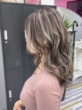 アフューズバイストゥー(Vfuse by StueW) たっぷりハイライト♪[倉敷][岡山]