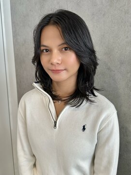 エアー 青山(AIR) 前髪なし顔まわりレイヤーカットブルーブラック黒髪